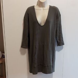 Chic V-Neck Ribbed Tunic in Olive Drab